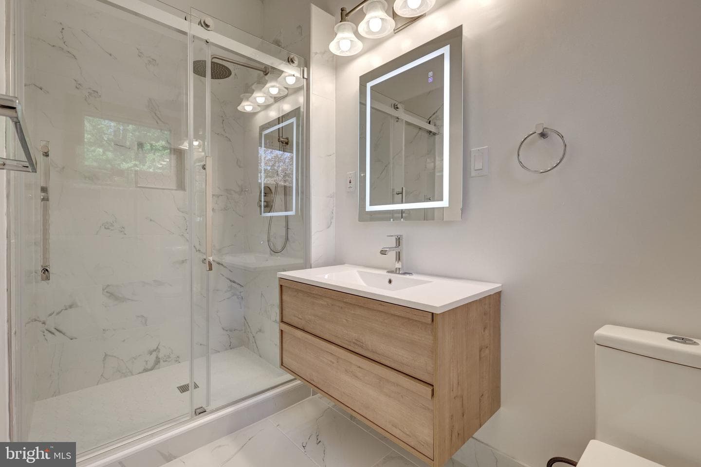822 Walker Road photo 9