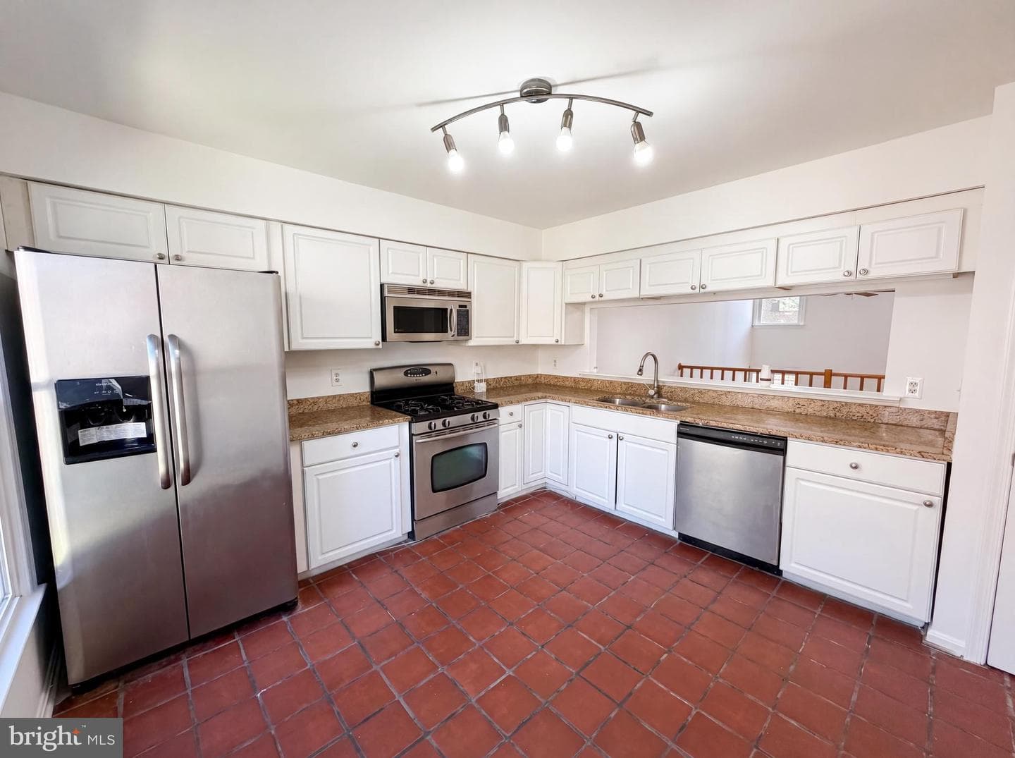 7579 Chrisland Cove photo 9