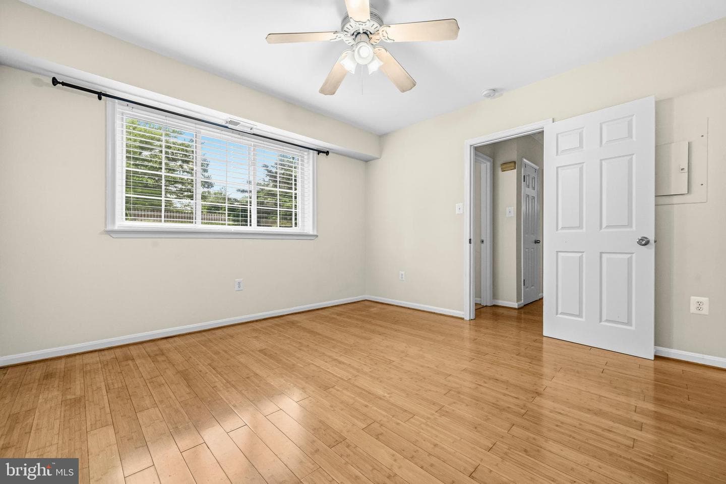 6923 Victoria Drive #b photo 19