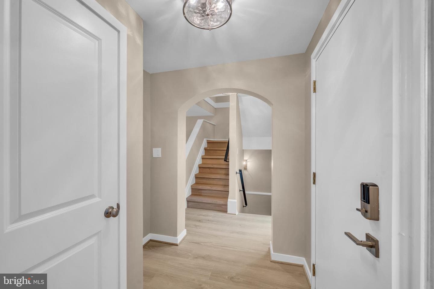 1806 N Shore Ct photo 3