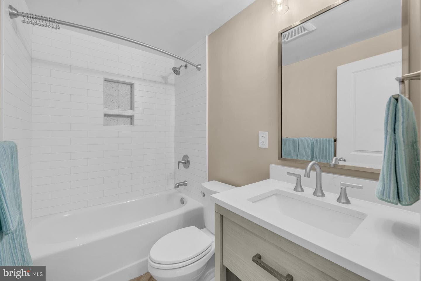 1806 N Shore Ct photo 37