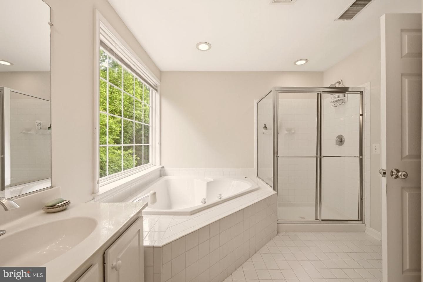 4093 Oak Village Landing photo 21