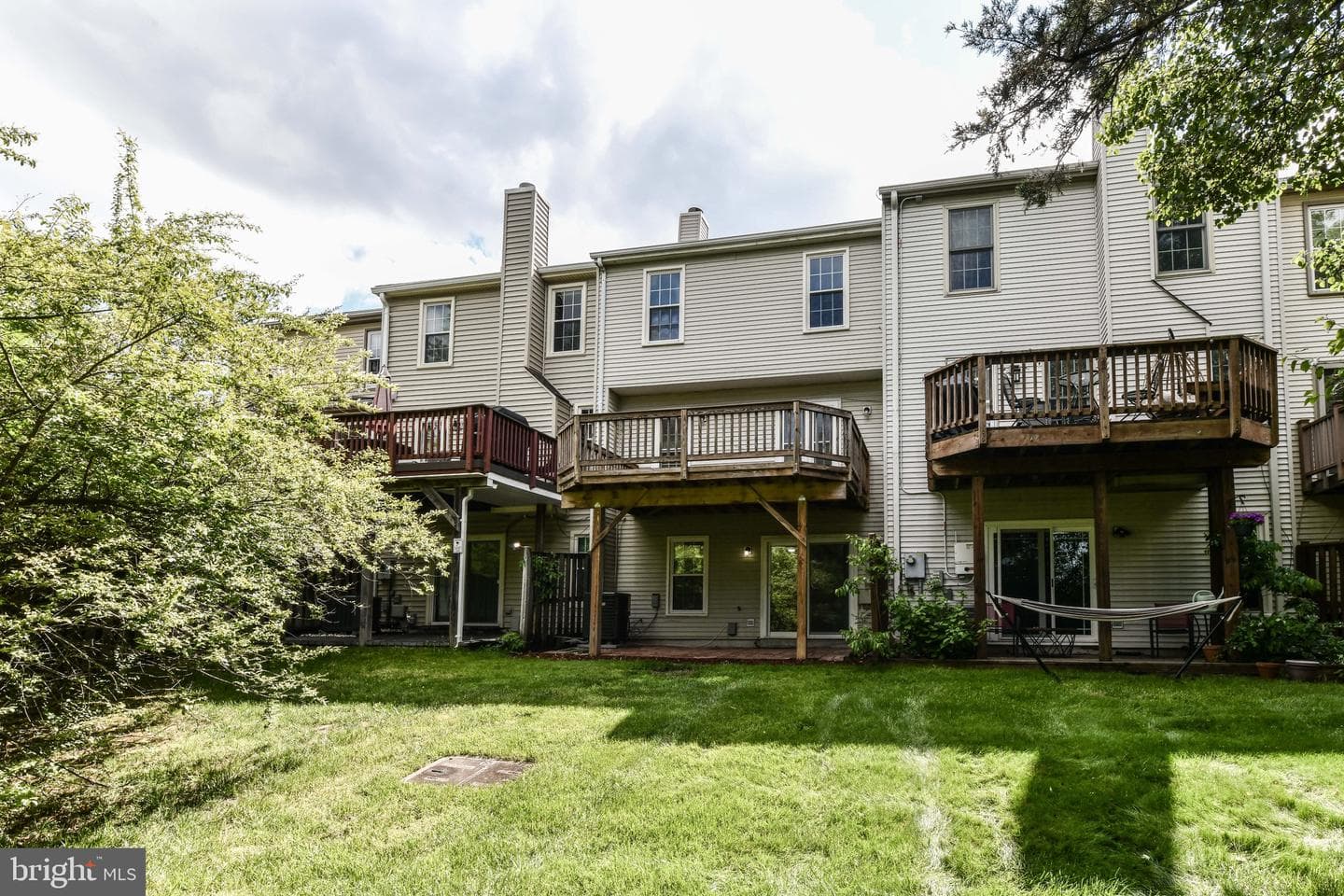 1207 Bond Street photo 32