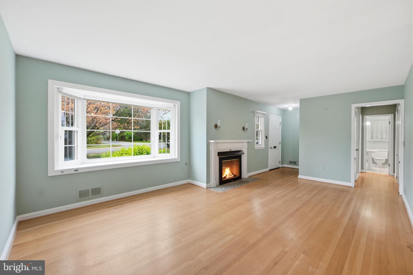 826 Van Buren Street photo 11