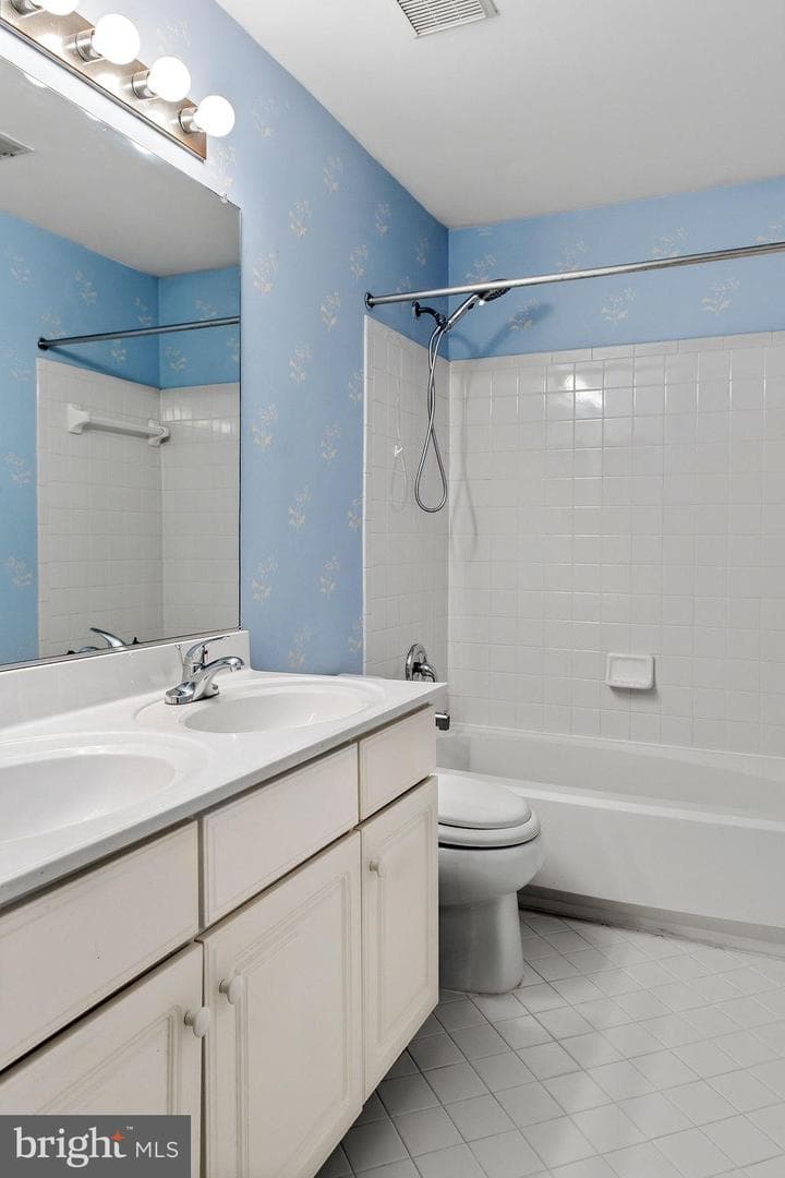 10008 Leamoore Lane photo 15