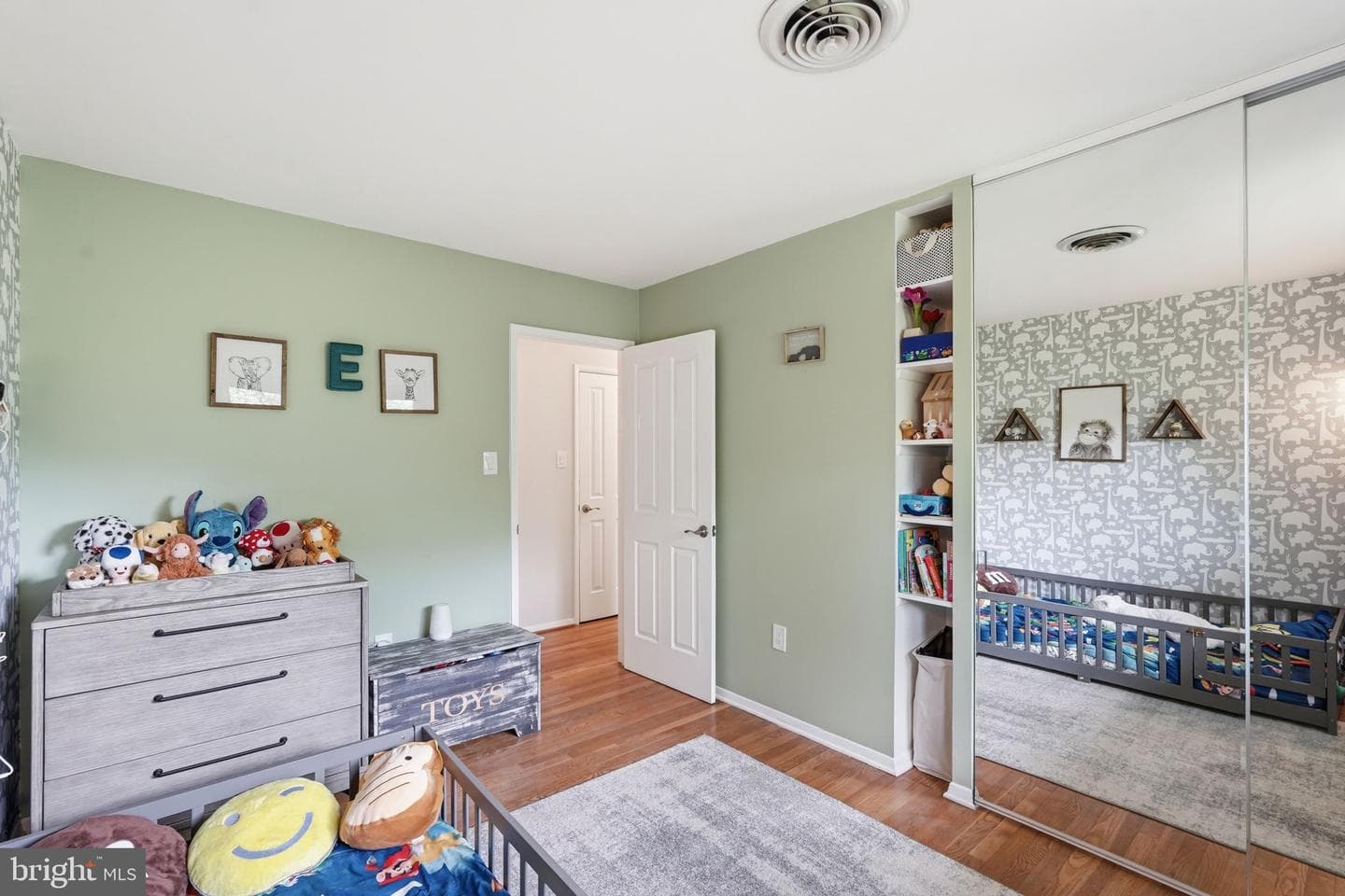 6817 Valley Brook Drive photo 18