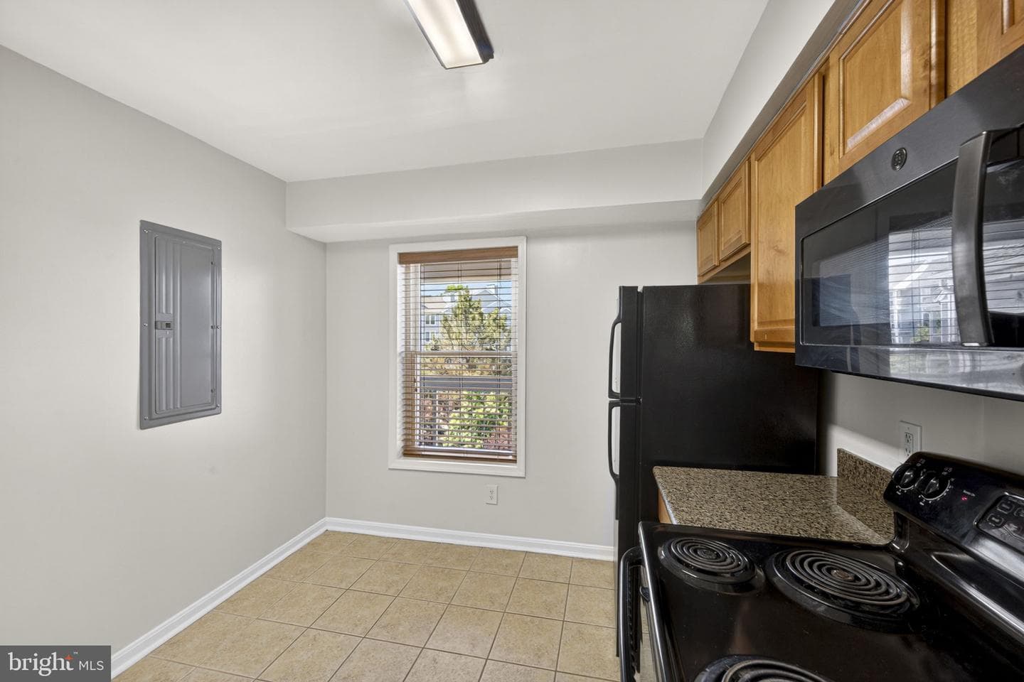 3179 Summit Square Drive #2-E1 photo 18