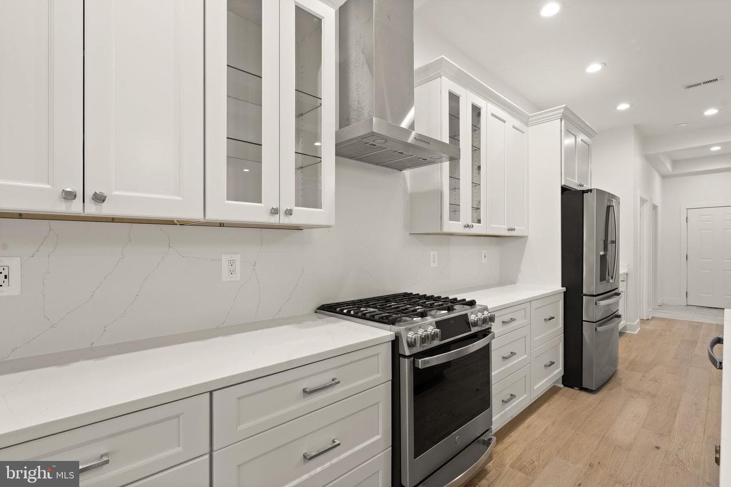 6468 Windham Avenue photo 23