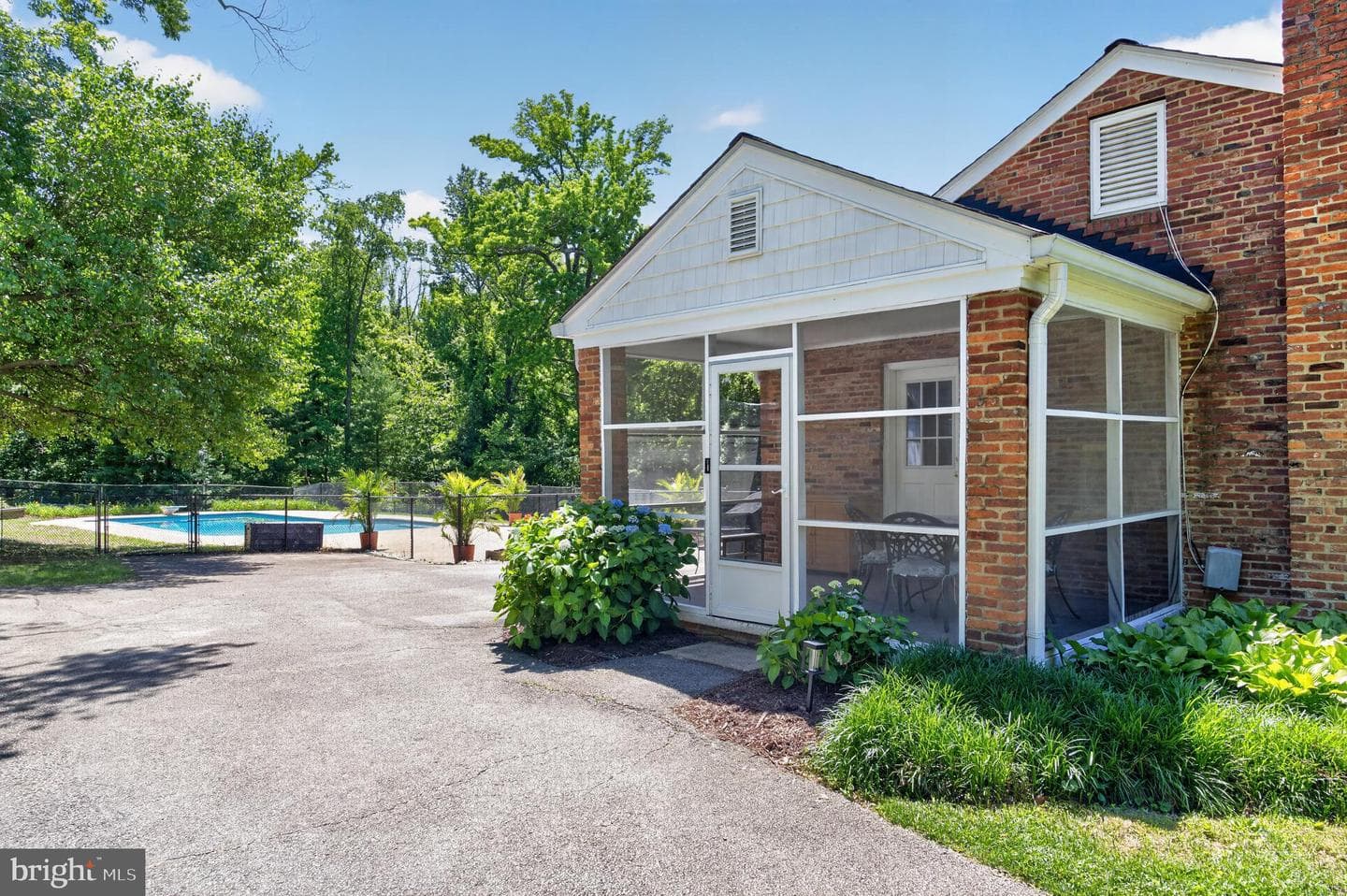 6727 Newington Road photo 15