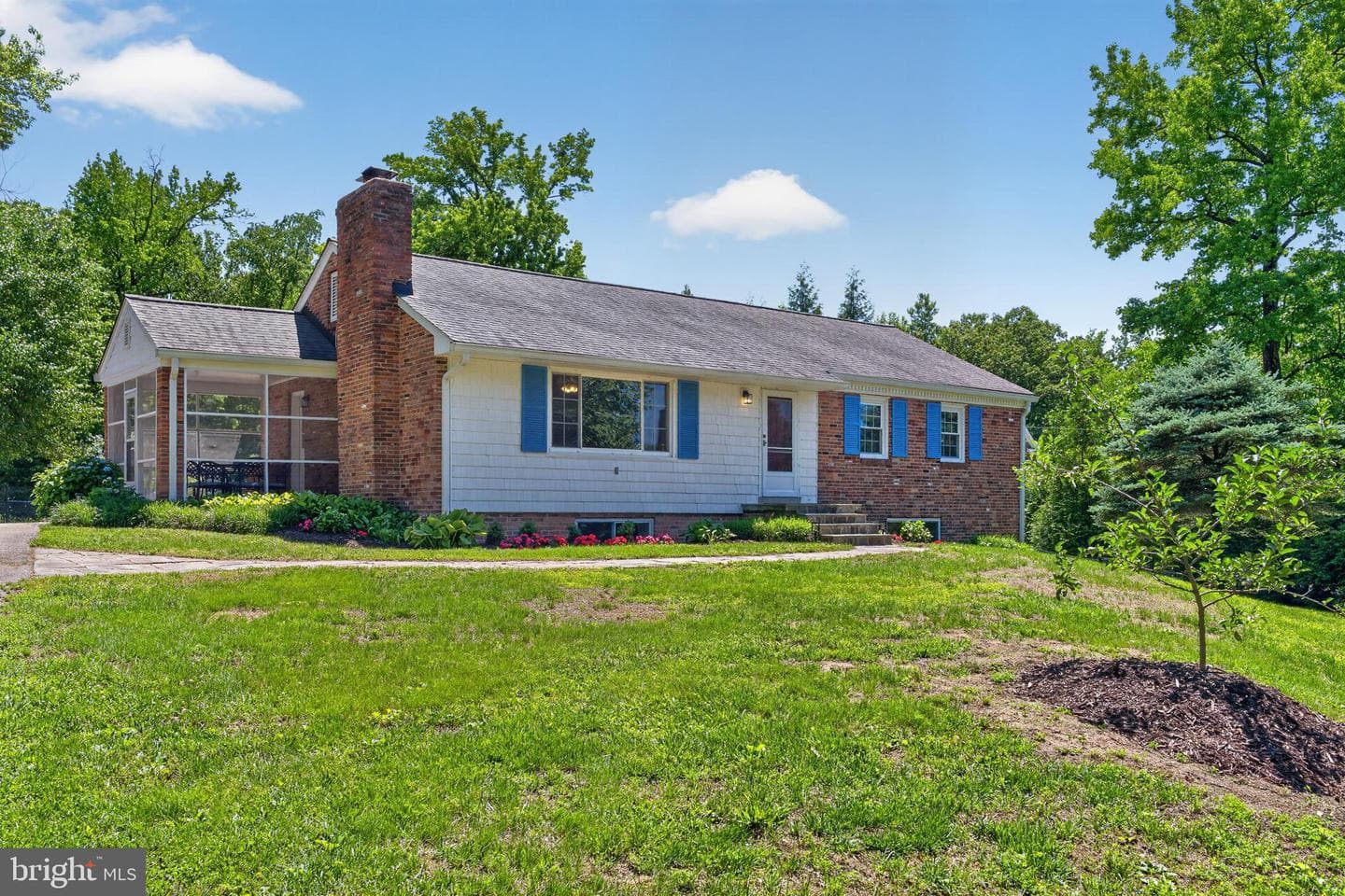 6727 Newington Road photo 2