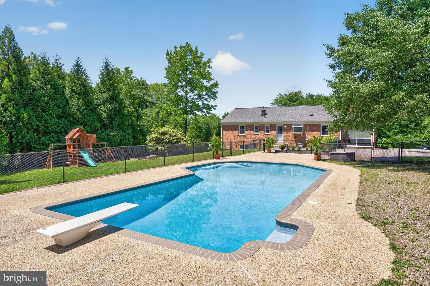 6727 Newington Road photo 40