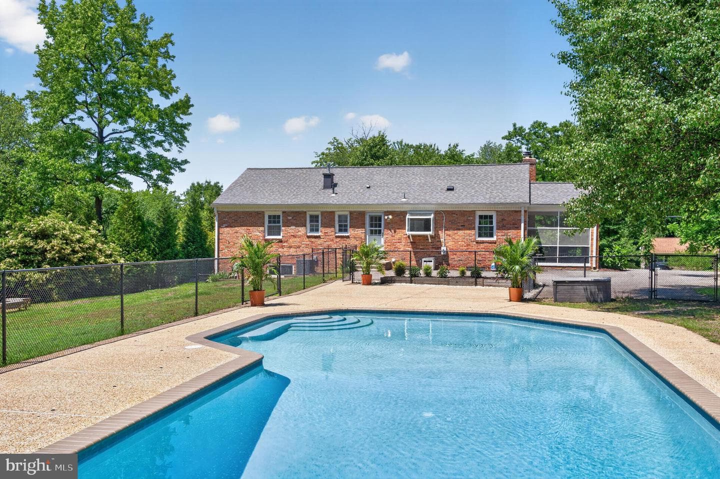 6727 Newington Road photo 41