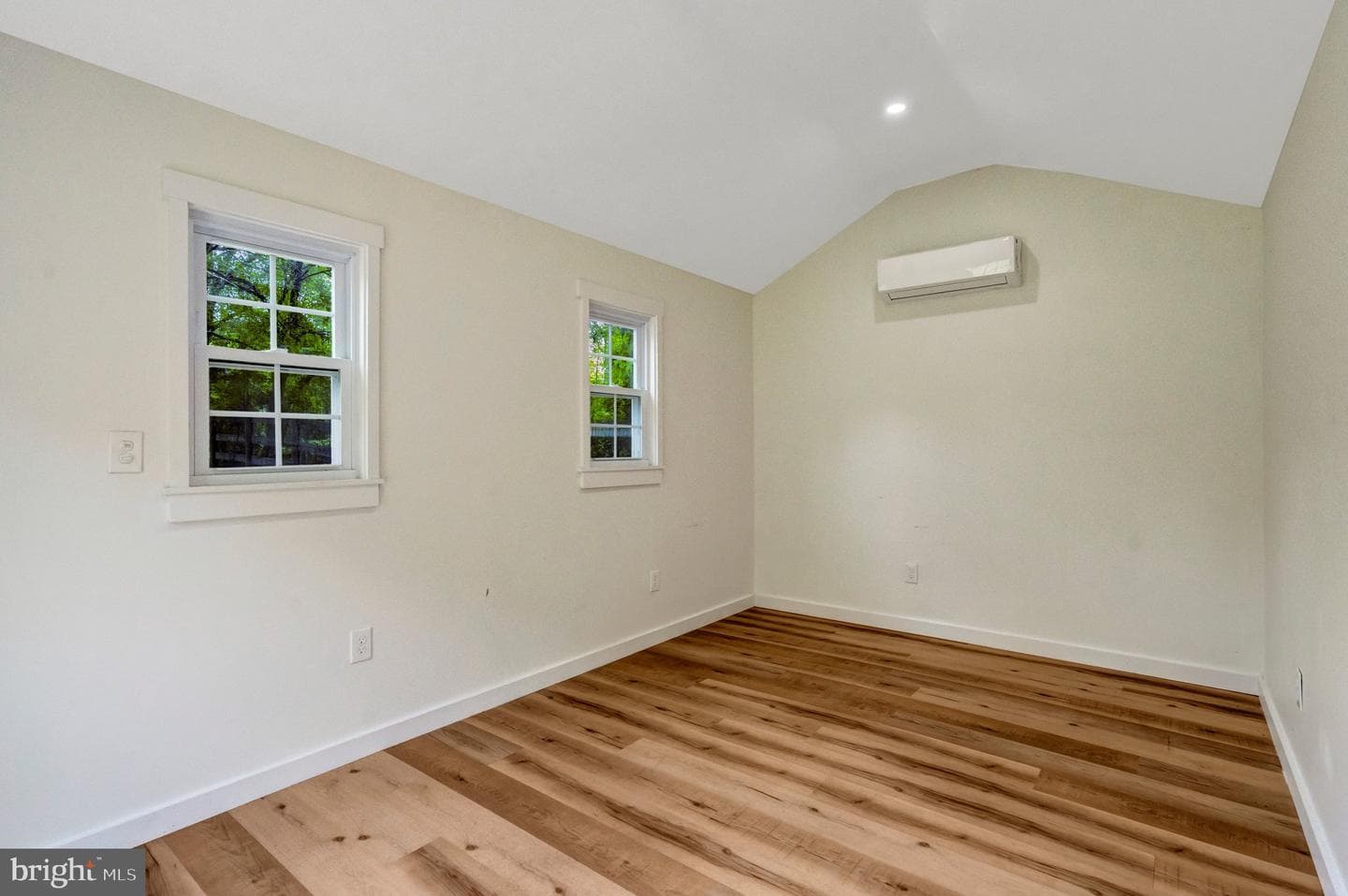 11520 Popes Head Road photo 33