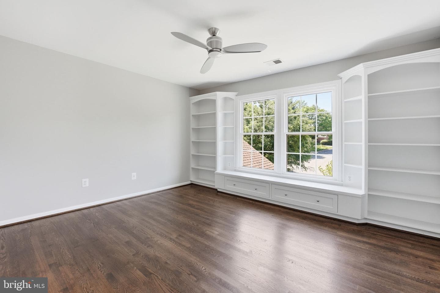 1405 Woodhurst Boulevard photo 54