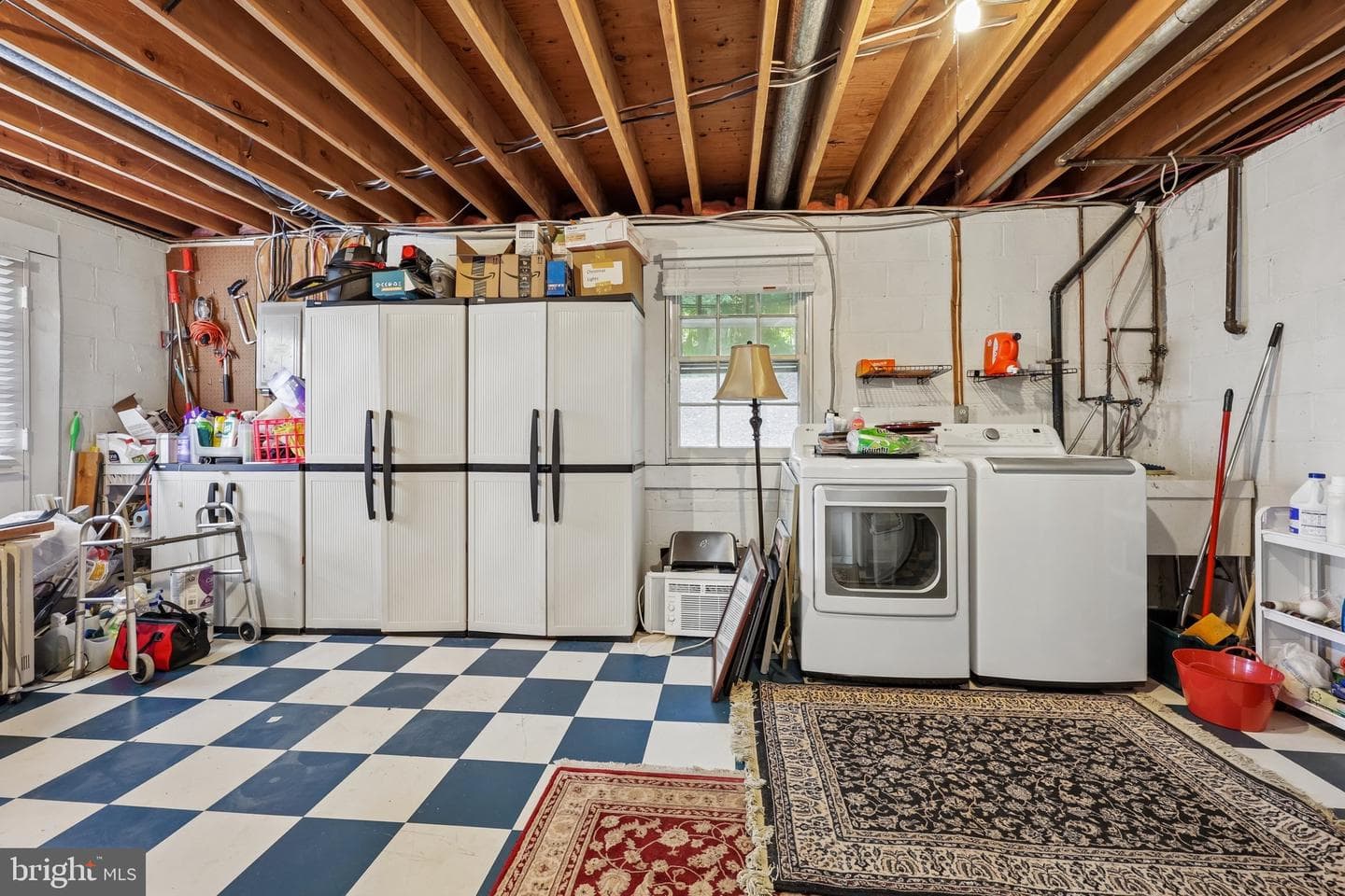 2205 Abbotsford photo 31