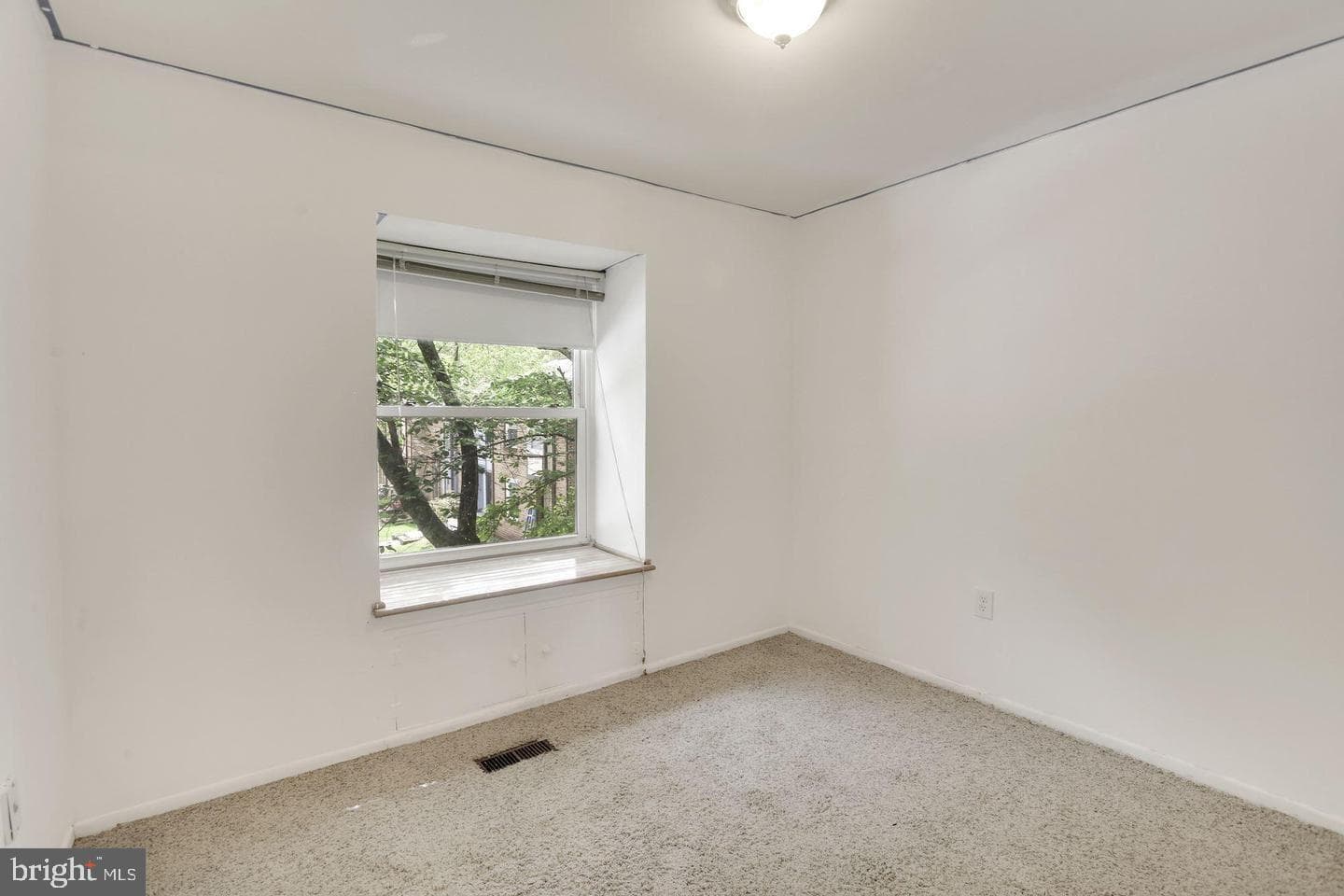 6060 Hollow Knoll Court photo 11