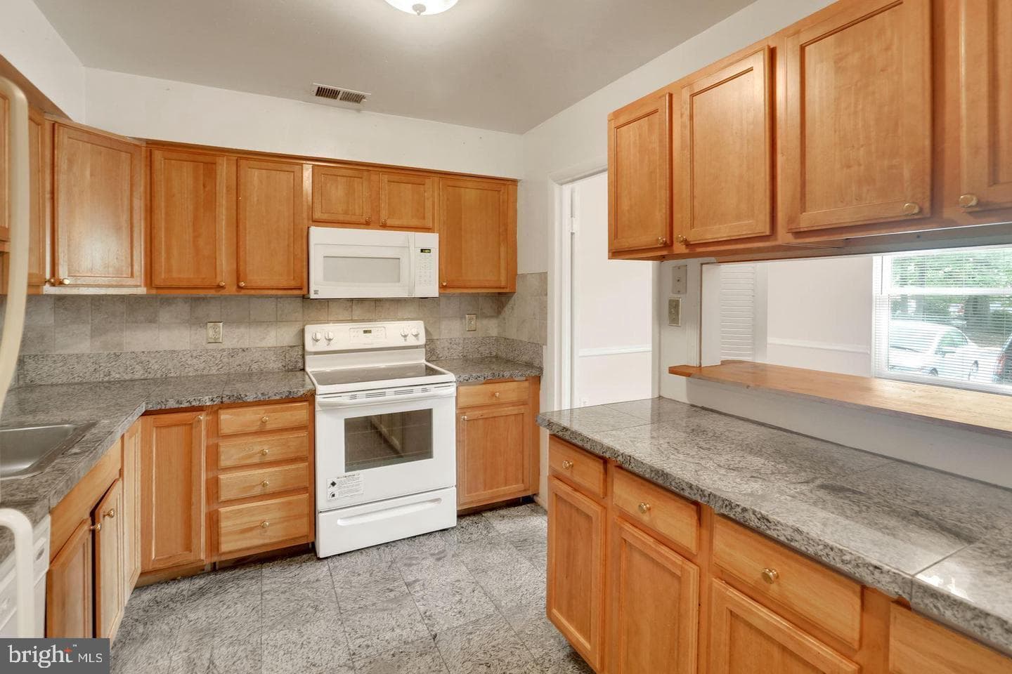 6060 Hollow Knoll Court photo 24