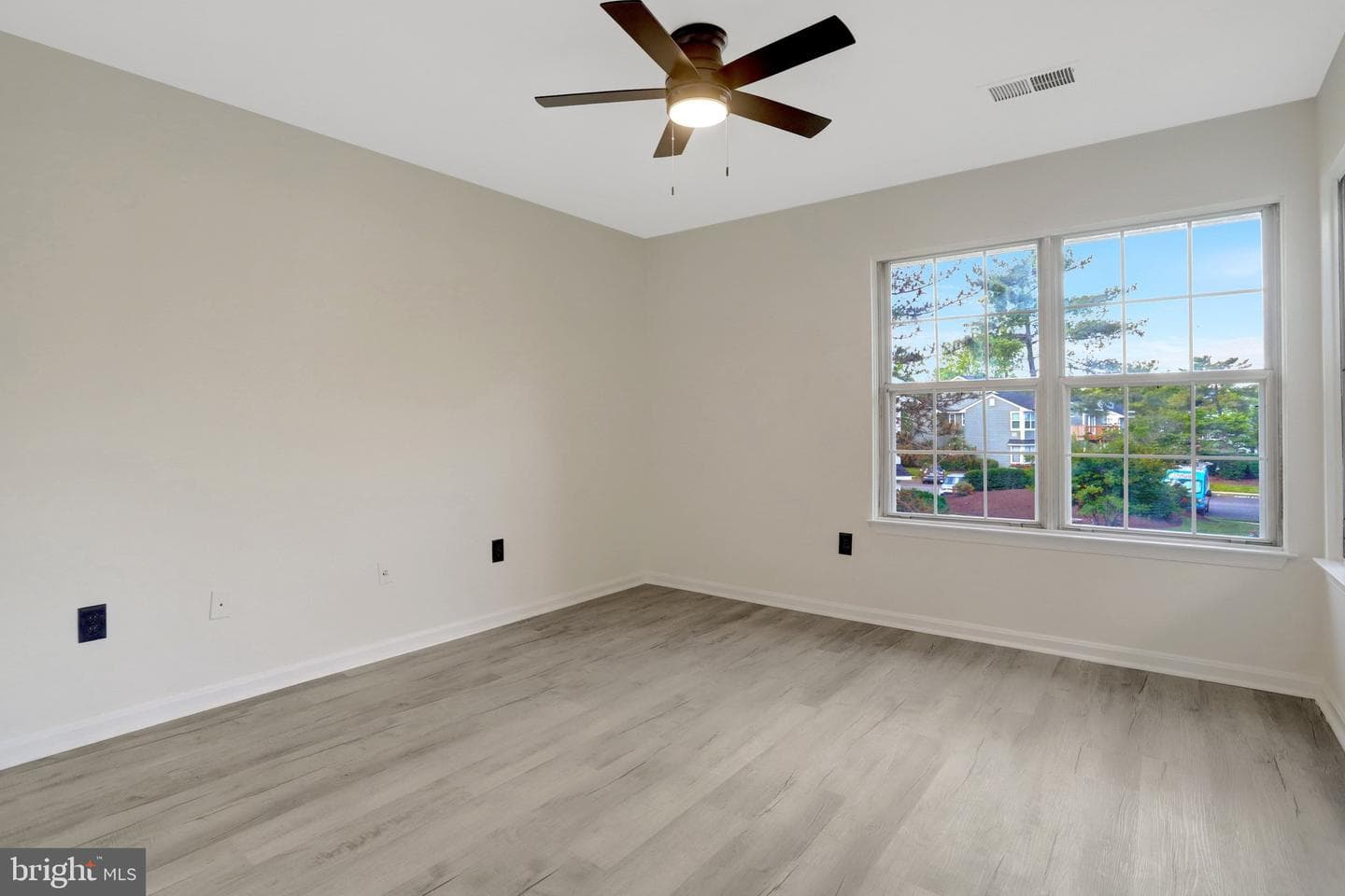 8627 Beekman Pl # 27C photo 9