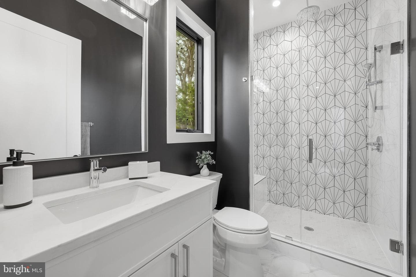 1806 Barbee Street photo 36