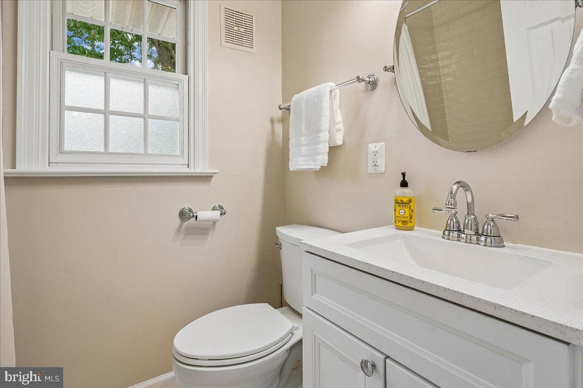 1003 Dewolfe Drive photo 22