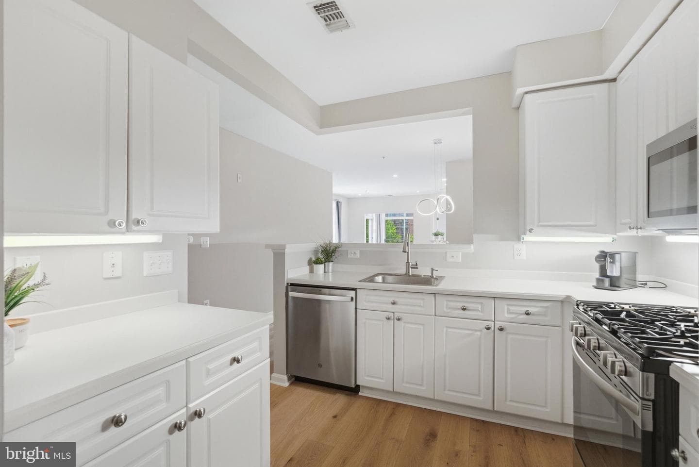 1860 Stratford Park Place #305 photo 10