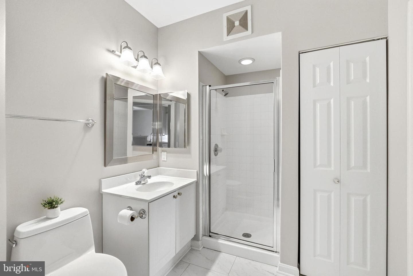 1860 Stratford Park Place #305 photo 24