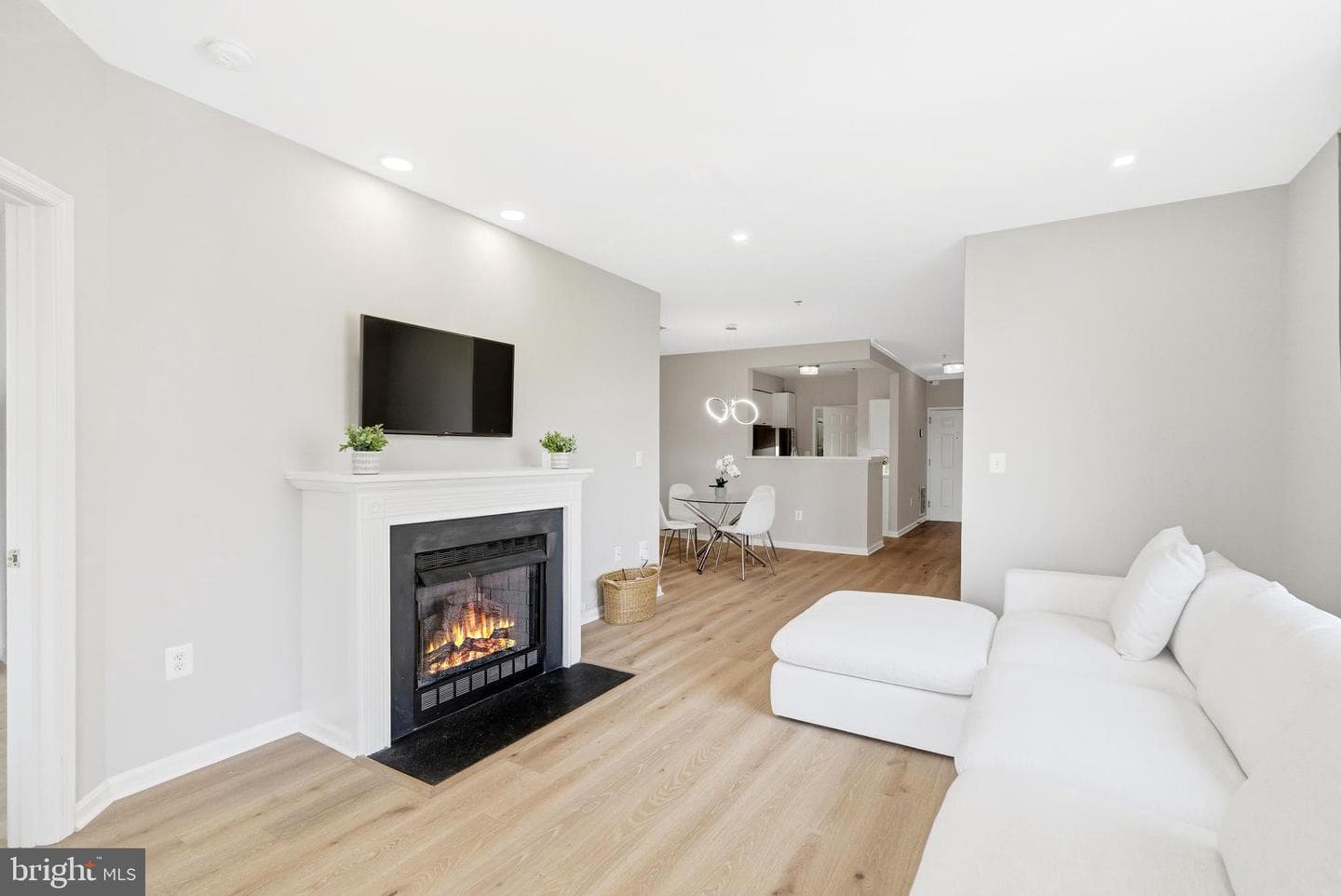 1860 Stratford Park Place #305 photo 6