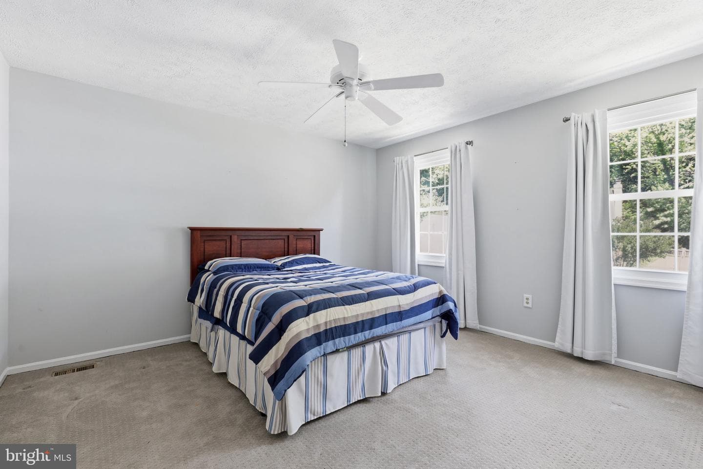 5911 Oakland Park Drive photo 24