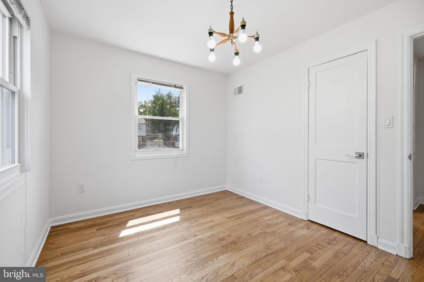 2033 Arlington Terrace photo 31