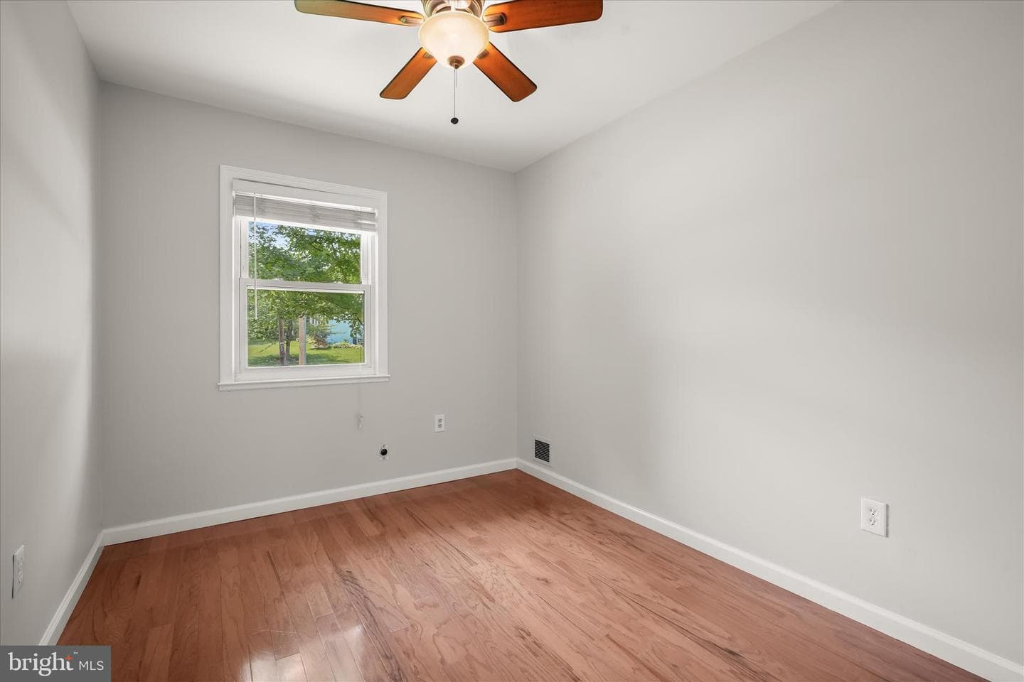 7422 Axton Street photo 25