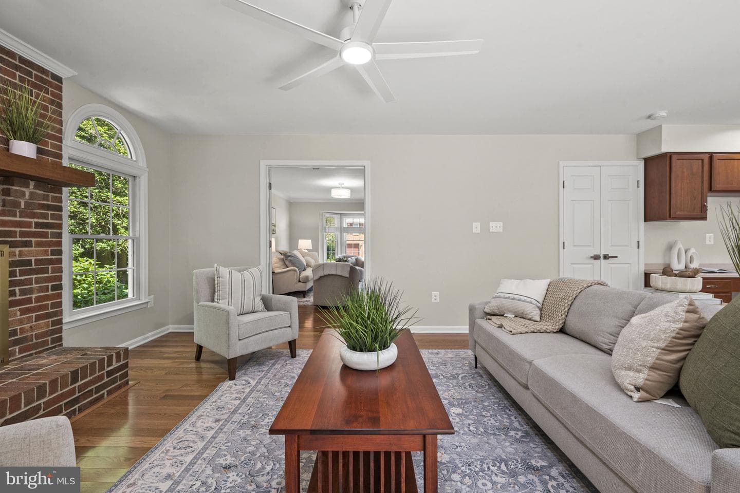 9127 Scott Street photo 37
