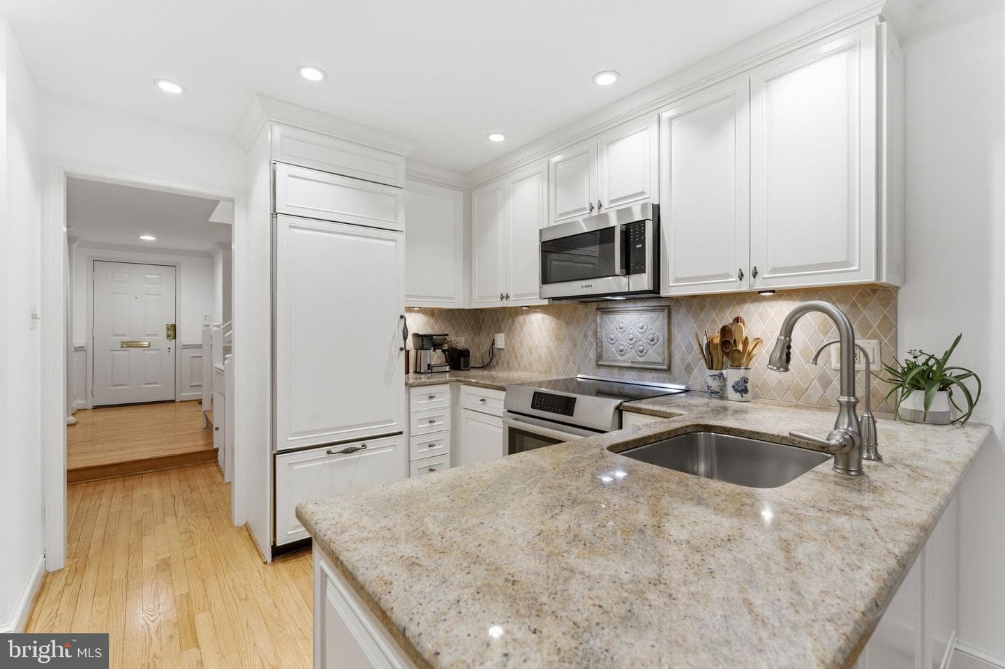 6659 Madison Mclean Drive photo 4