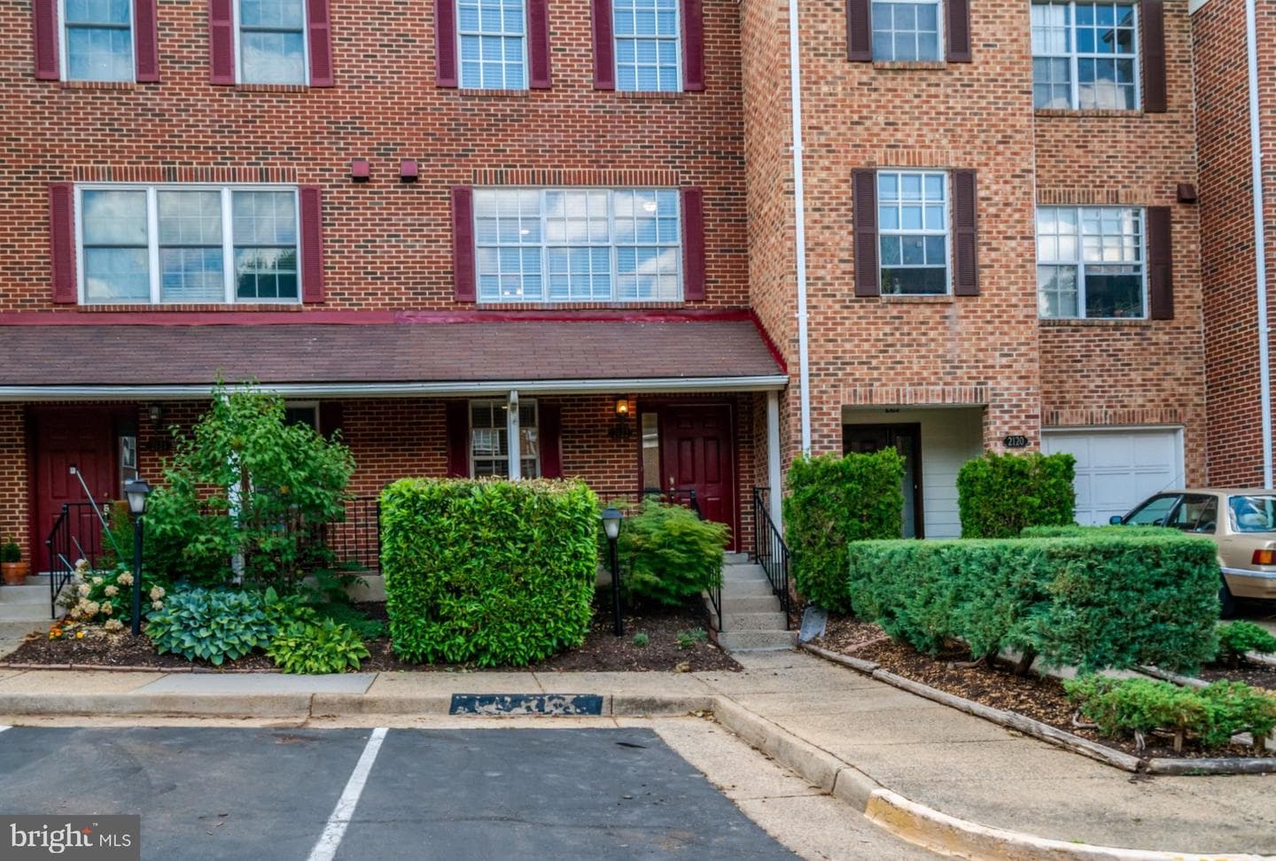 2122 Hutchison Grove Court photo 4