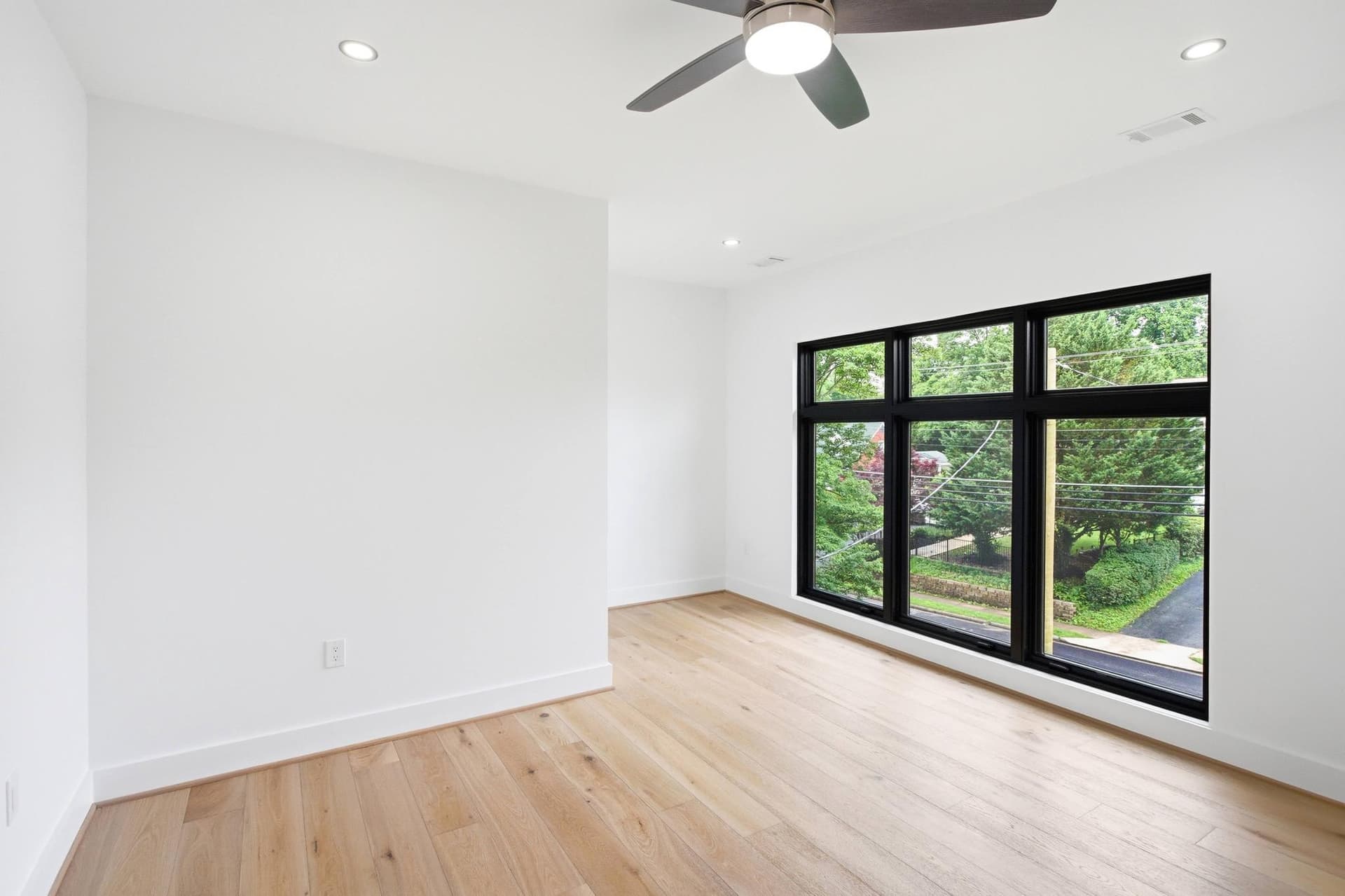 2919 Lawrence Drive photo 30