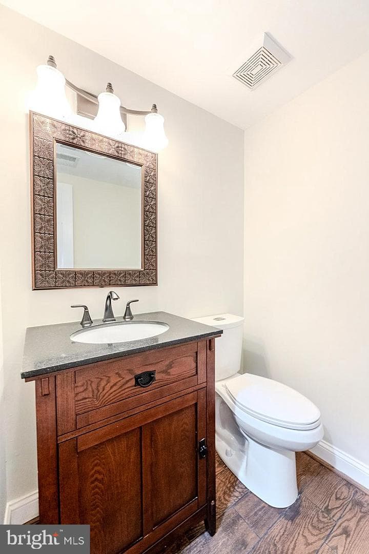 3907 Clares Court photo 24