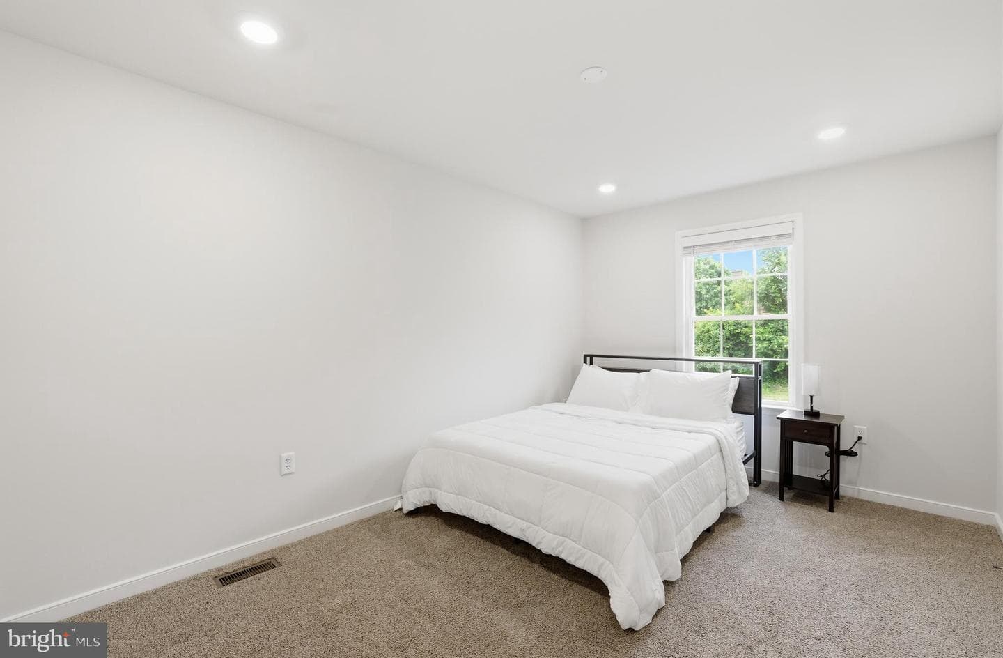 8528 Engleside Street photo 18