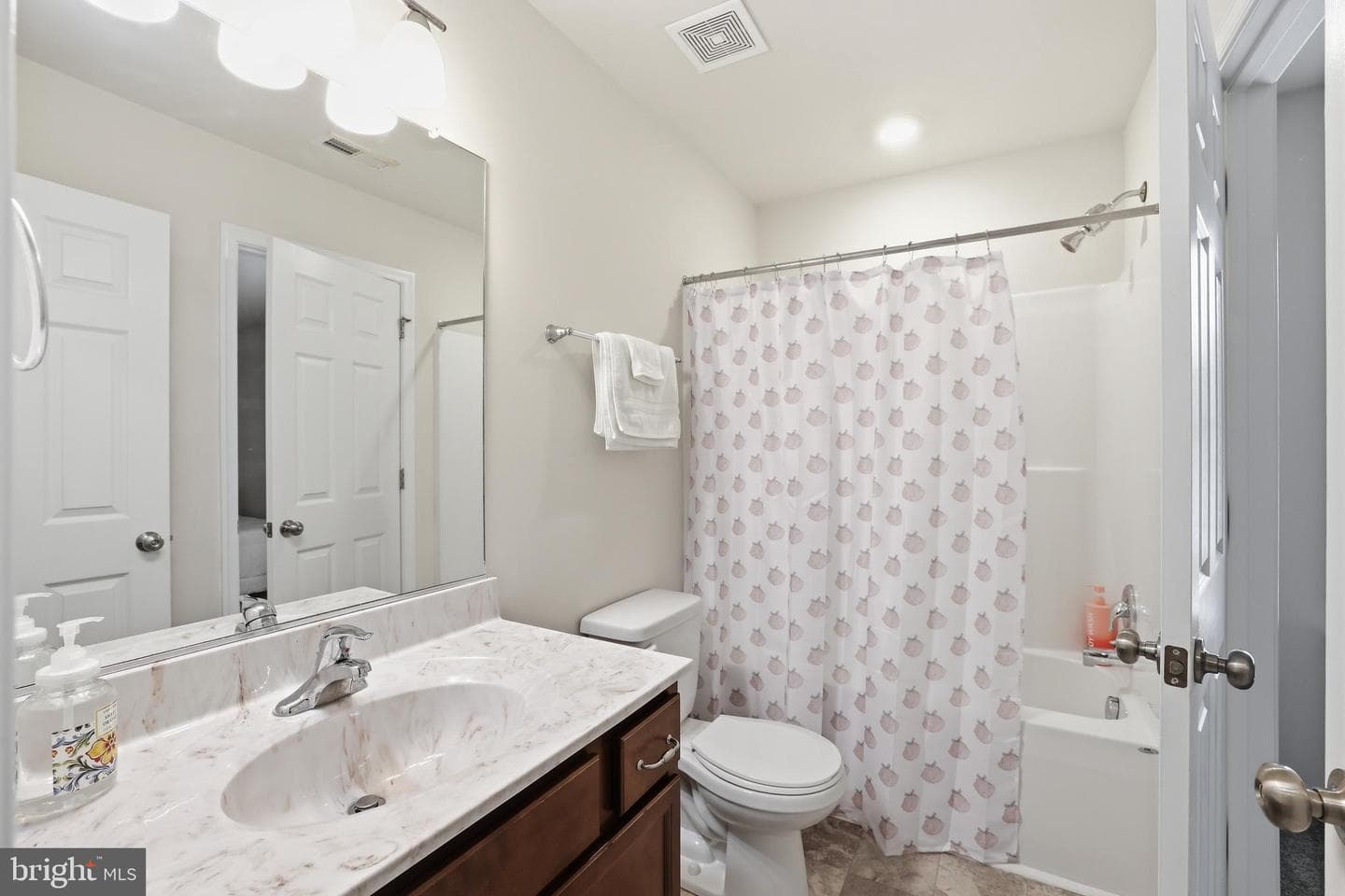 8528 Engleside Street photo 27