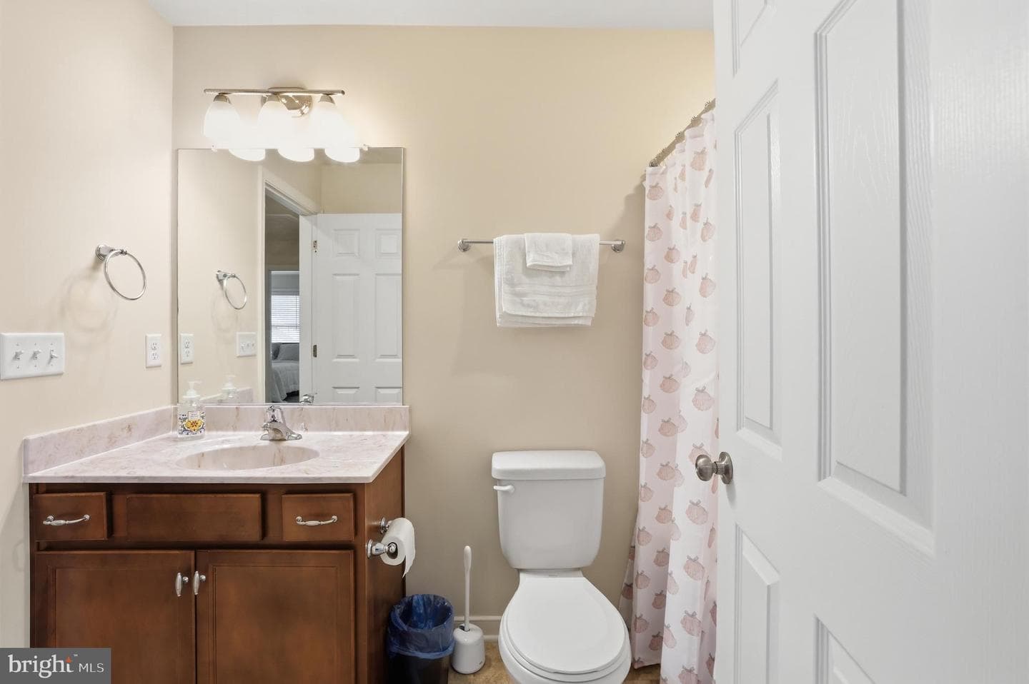 8528 Engleside Street photo 35