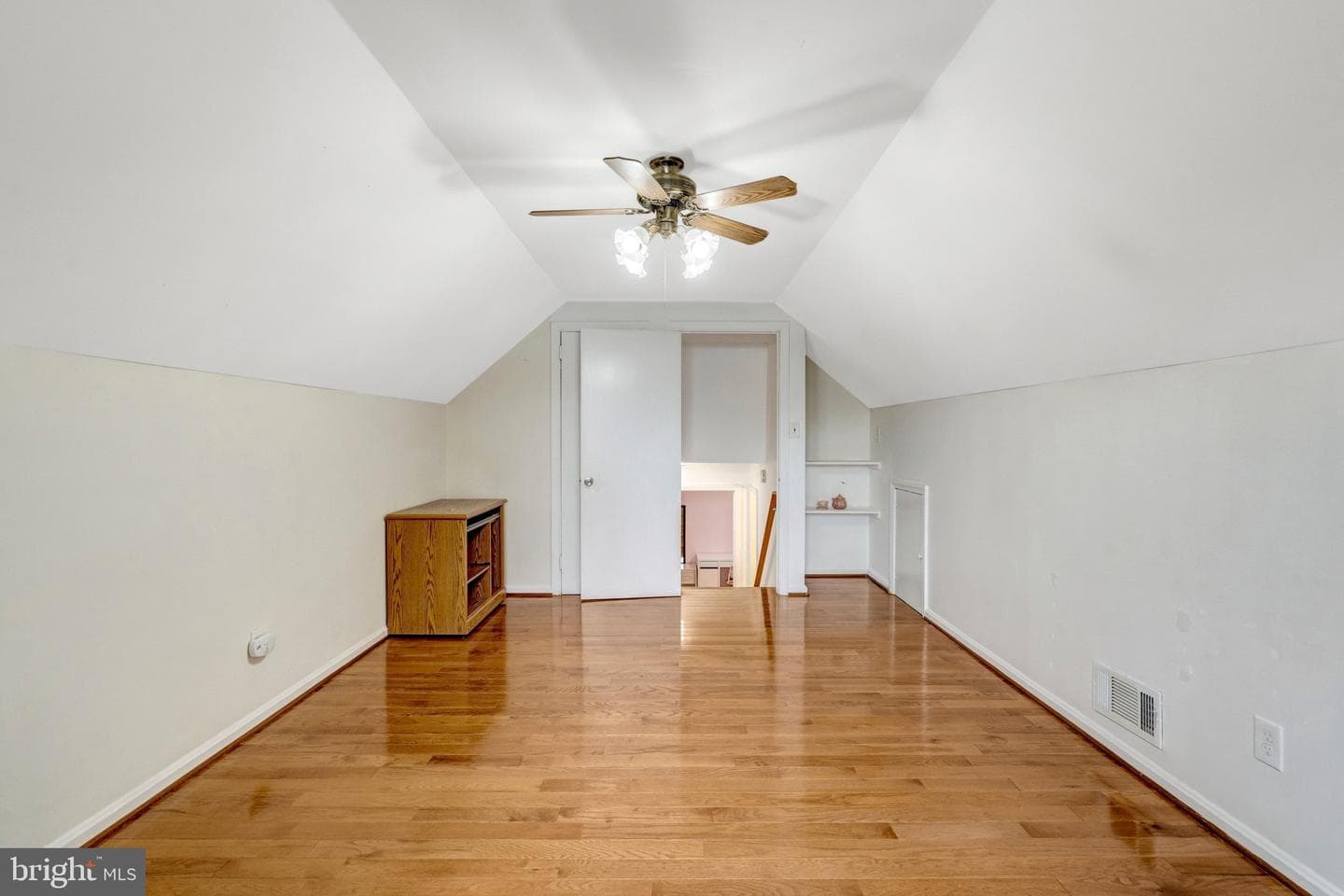 5910 Flanders Street photo 22