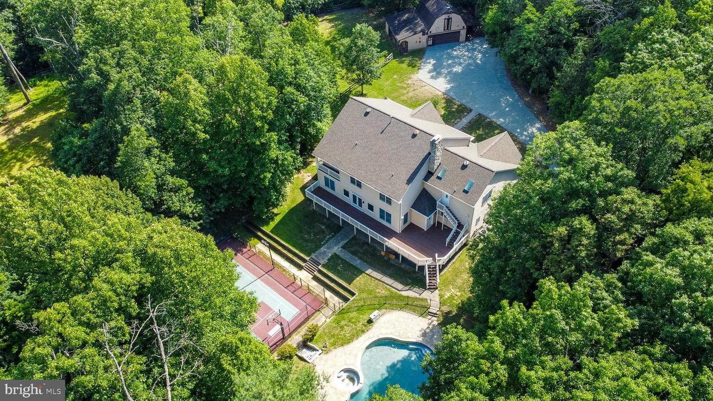 813 Blacks Hill Road photo 11