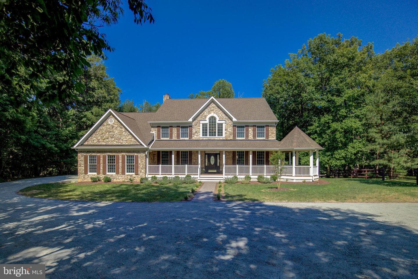813 Blacks Hill Road photo 3