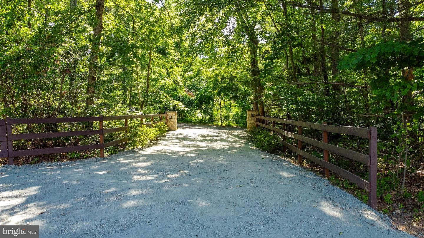 813 Blacks Hill Road photo 88