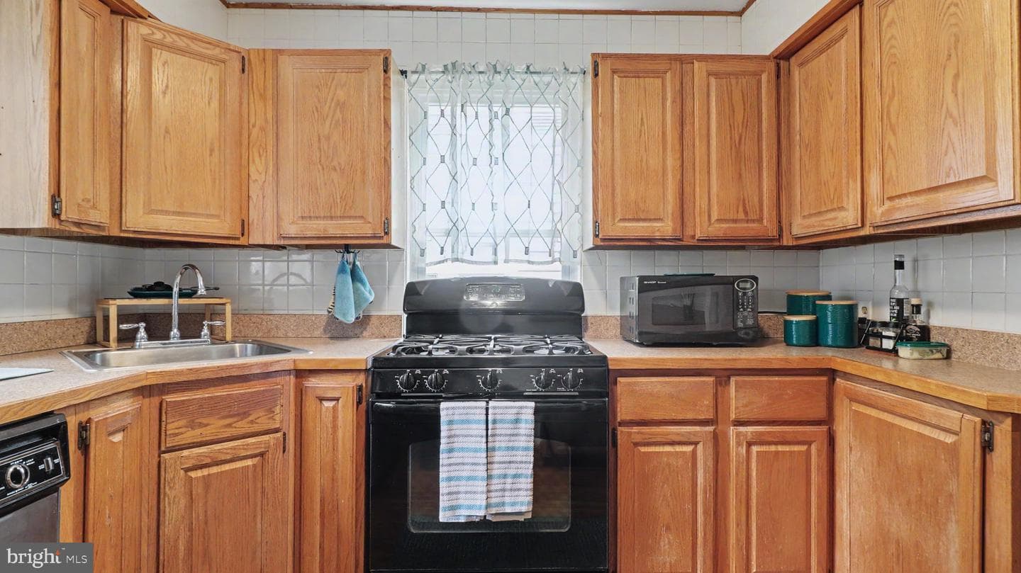 2803 Greenway Blvd photo 8
