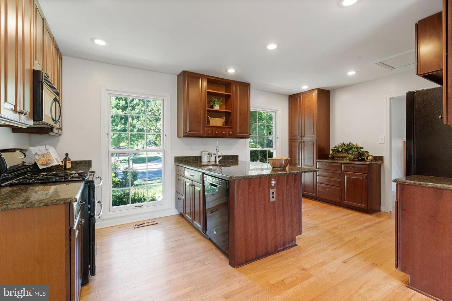 9501 Wallingford Drive photo 6