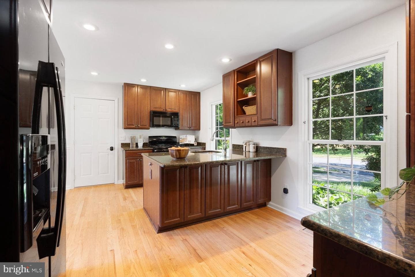9501 Wallingford Drive photo 8