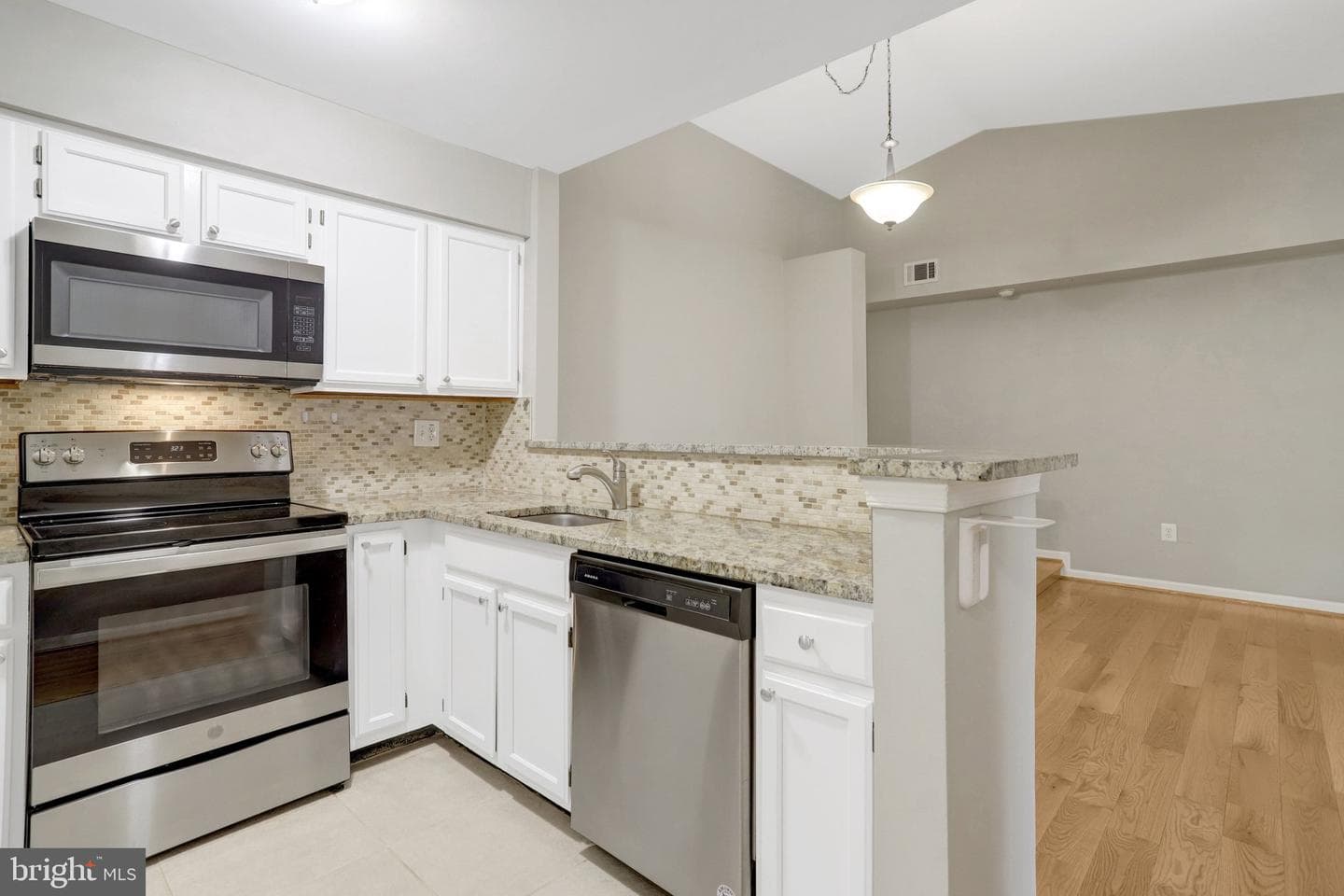 6906 Victoria Drive #k photo 8