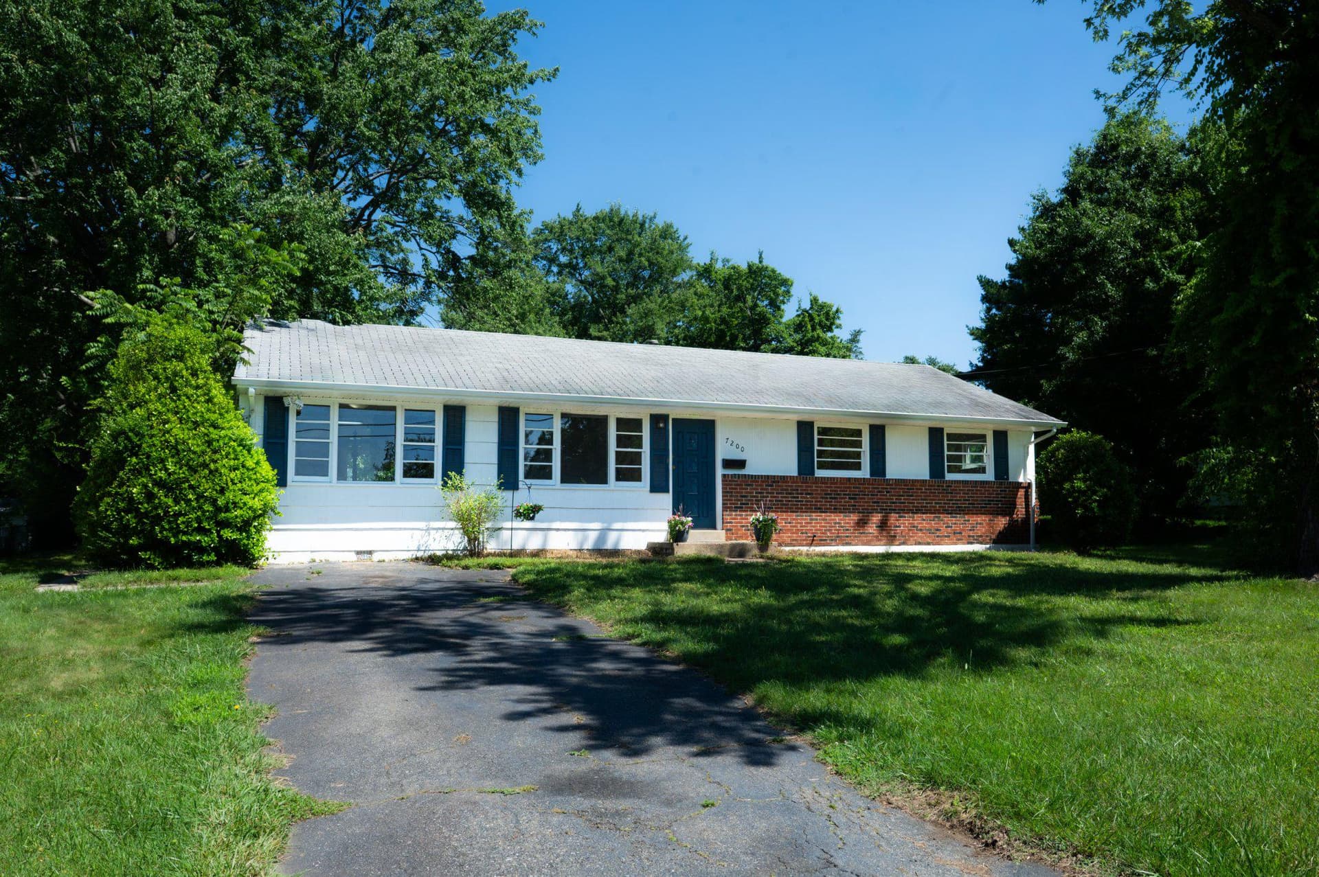 7200 Vellex Lane