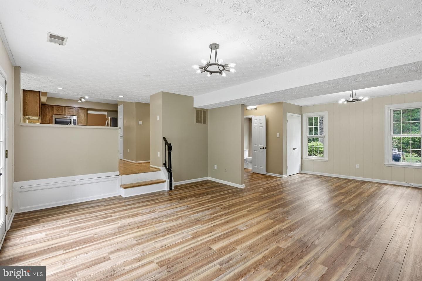 11913 Holly Spring Drive photo 18