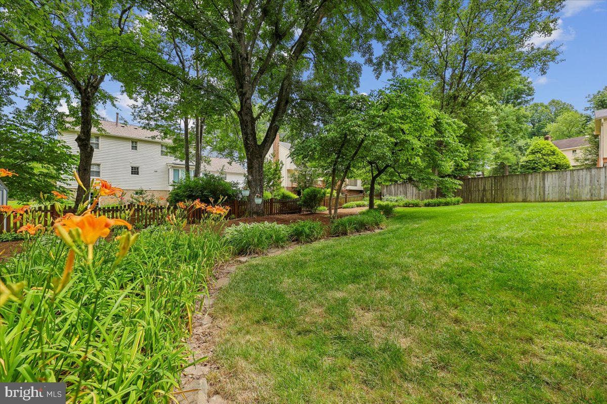 9804 Dansk Court photo 58
