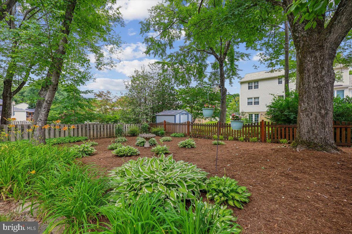 9804 Dansk Court photo 59